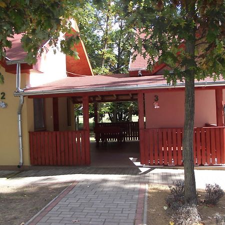 Sarkany Apartman, Sarkany Wellness Es Gyogyfuerdo Nyírbátor Dış mekan fotoğraf