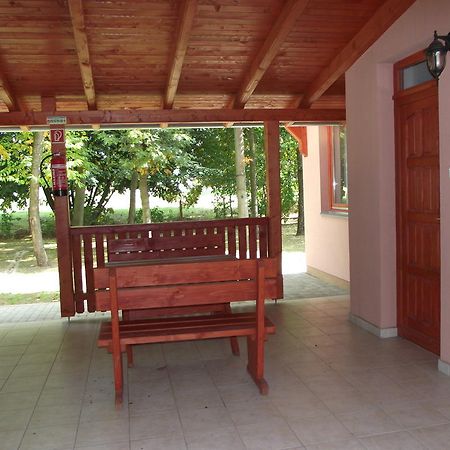 Sarkany Apartman, Sarkany Wellness Es Gyogyfuerdo Nyírbátor Dış mekan fotoğraf